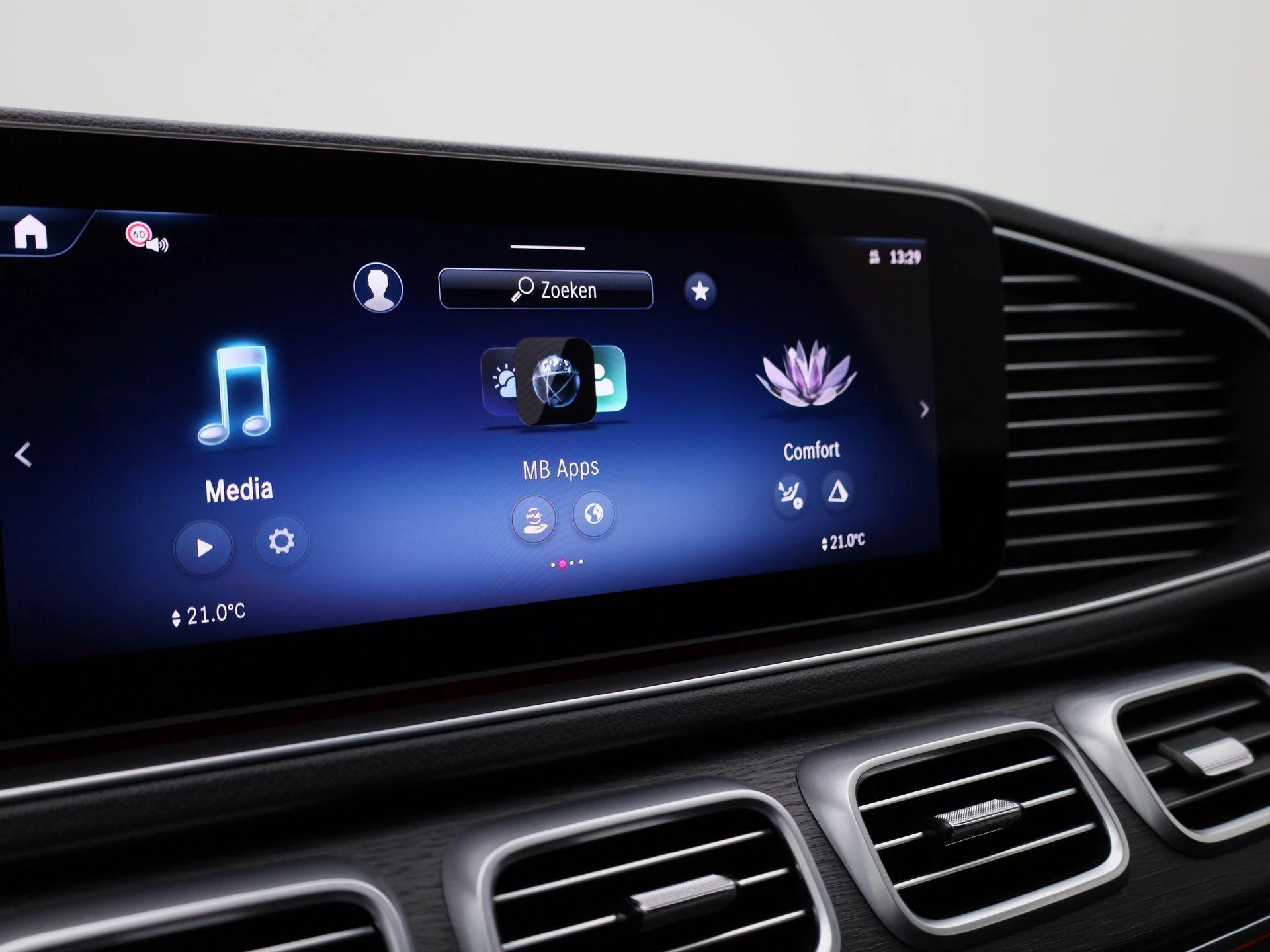 Mercedes-Benz-GLE-image-18