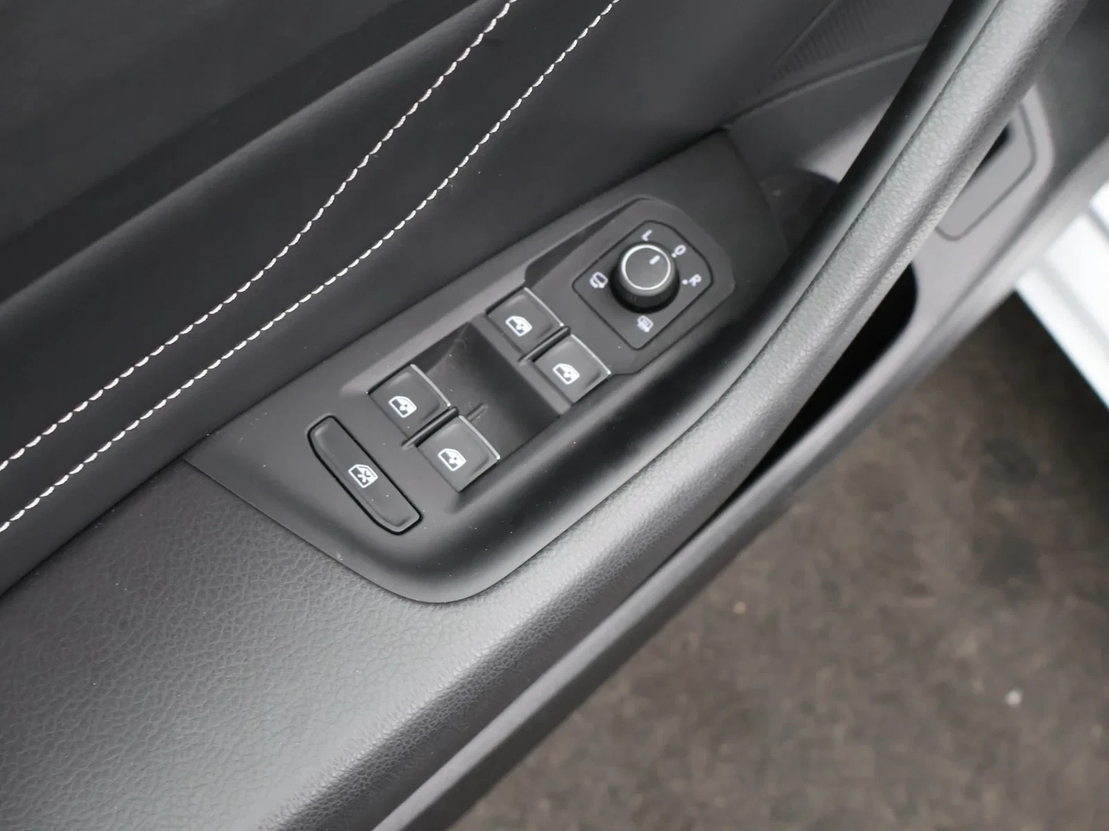 Volkswagen-Passat-image-19
