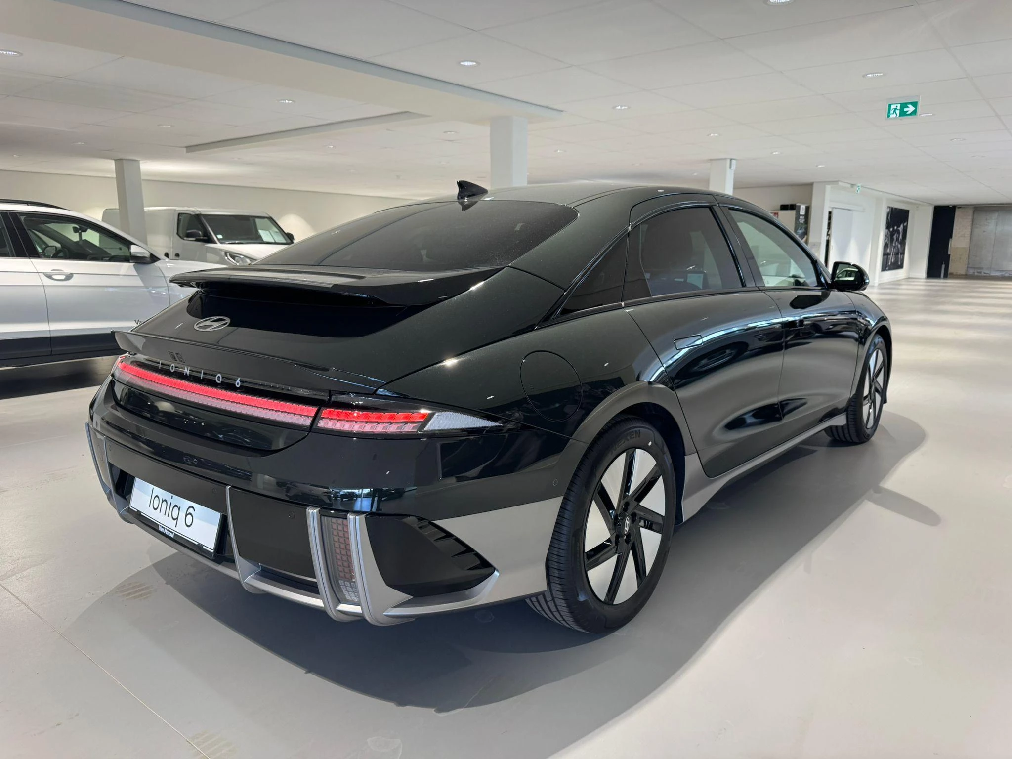 Hyundai-IONIQ 6-image-2