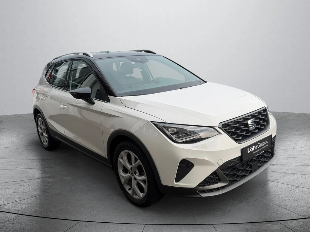 SEAT-Arona-image-5