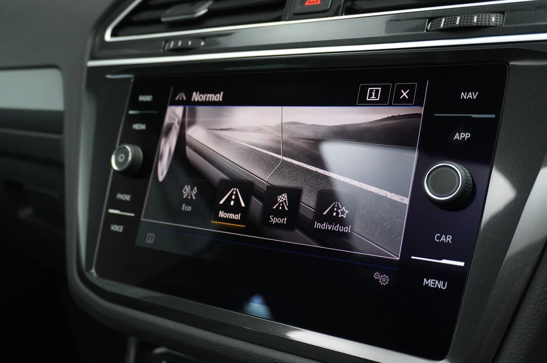Volkswagen-Tiguan-image-31