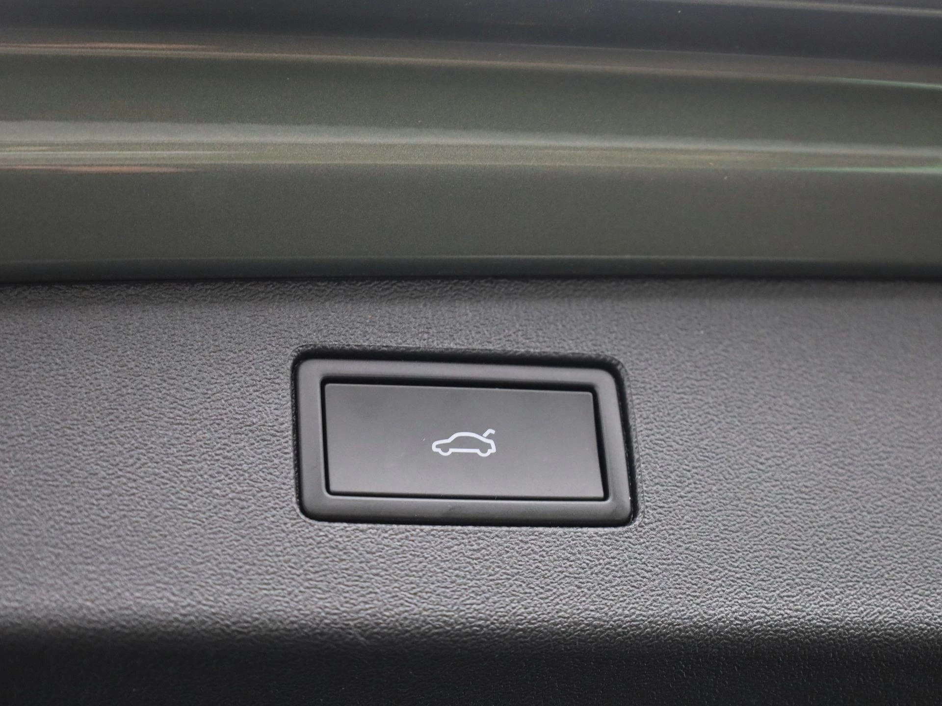 Volkswagen-Tiguan-image-14