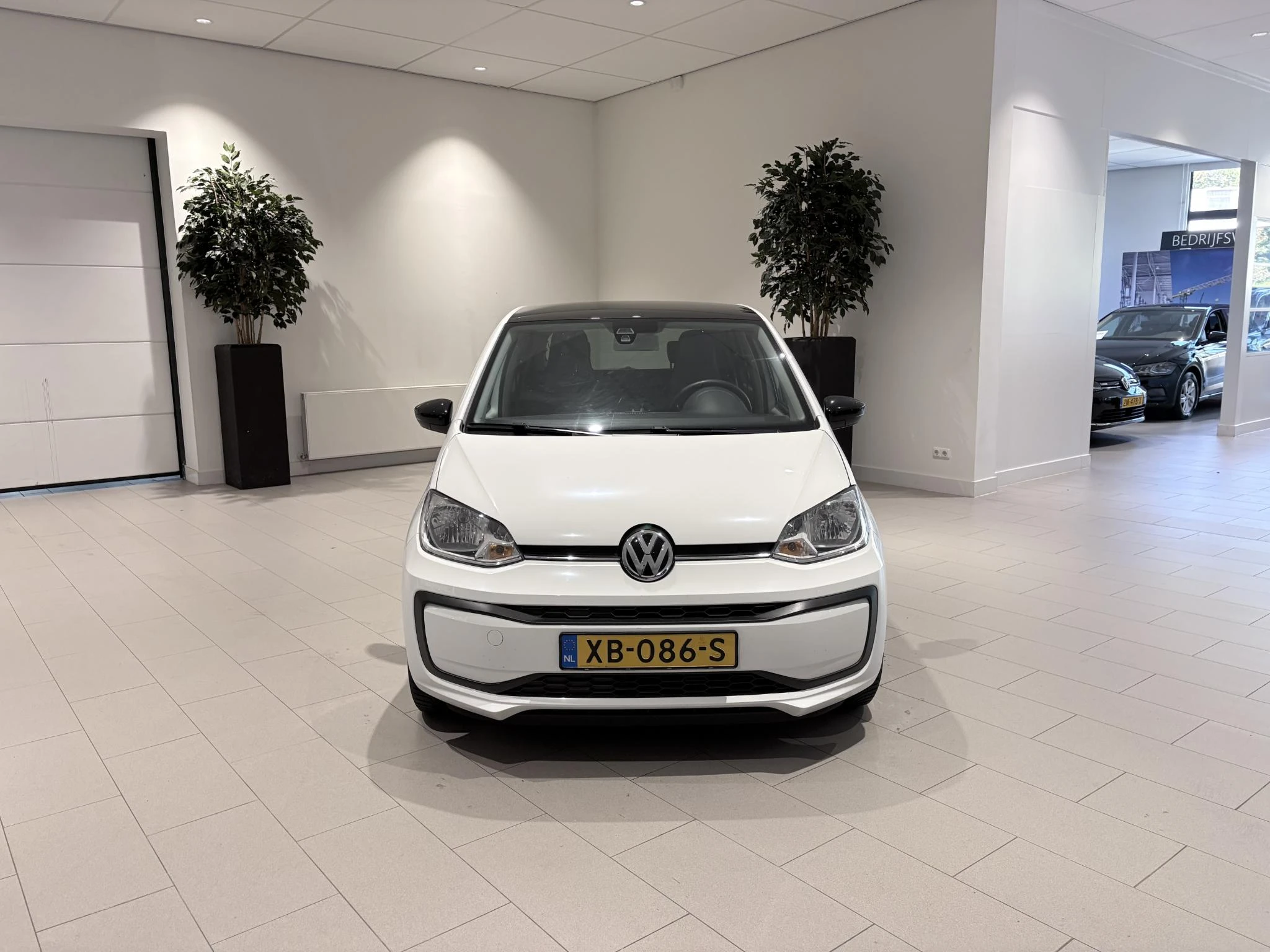 Volkswagen-up!-image-8