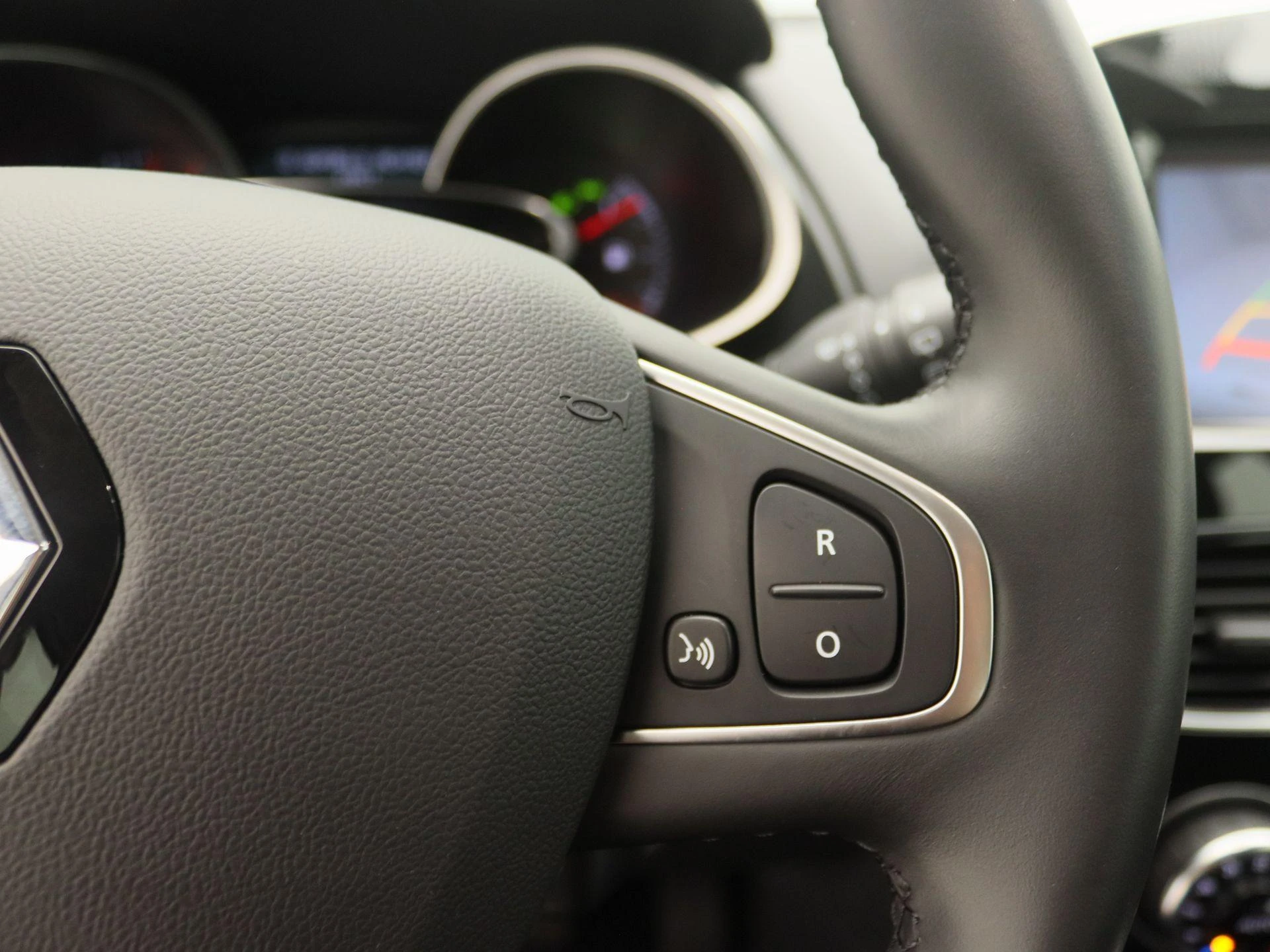 Renault-Clio-image-17