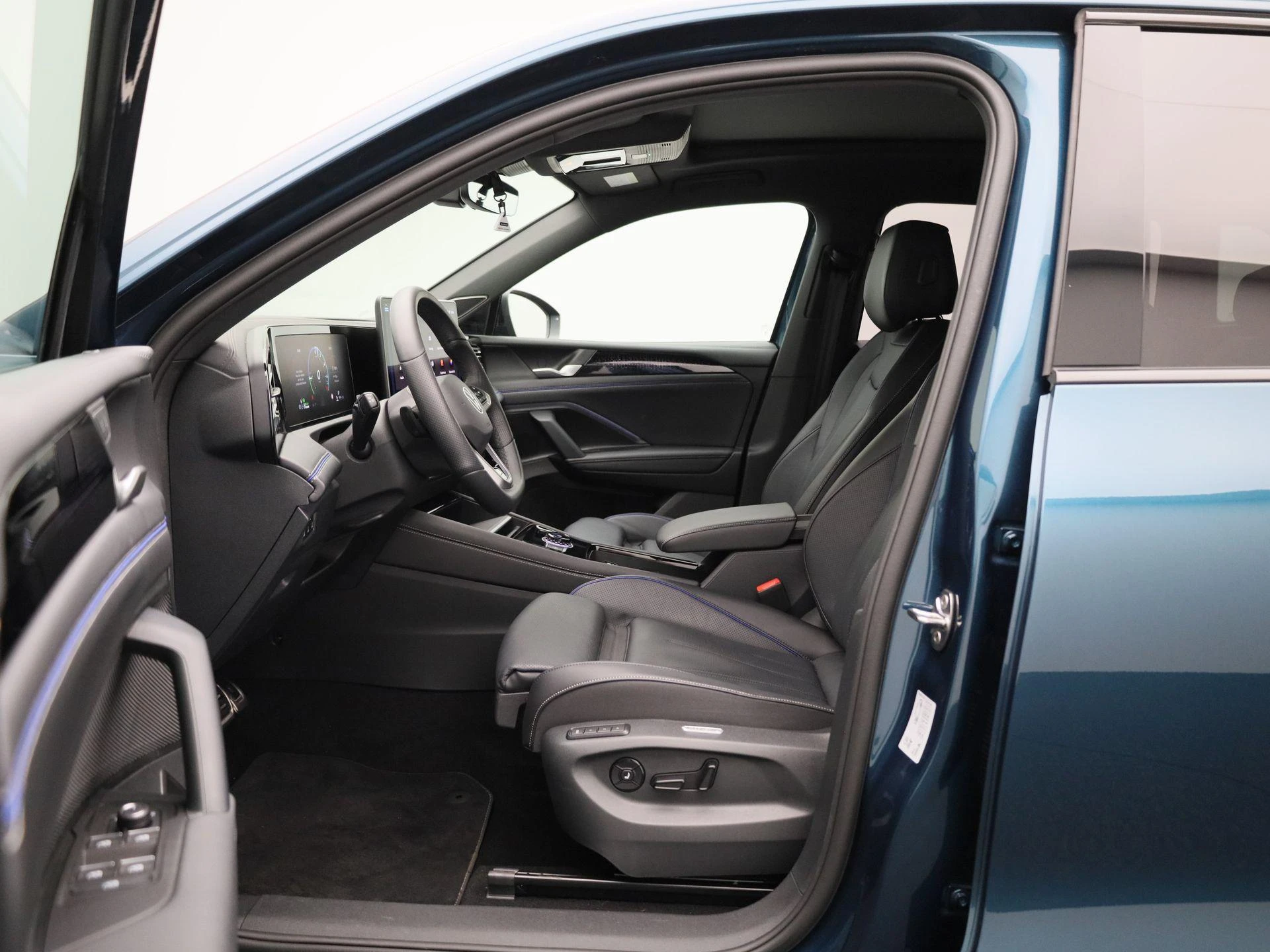 Volkswagen-Tiguan-image-8