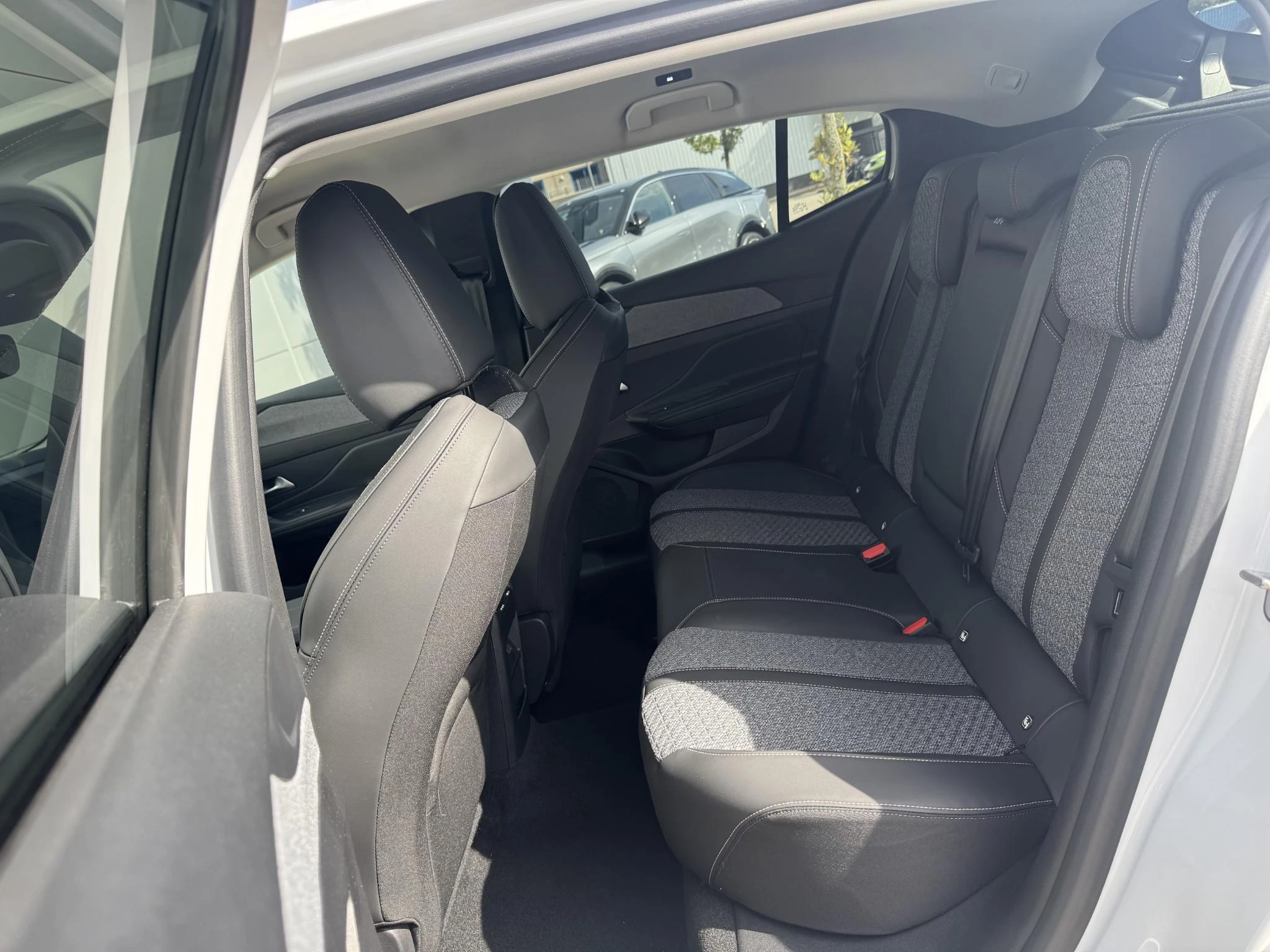 Peugeot-408-image-10