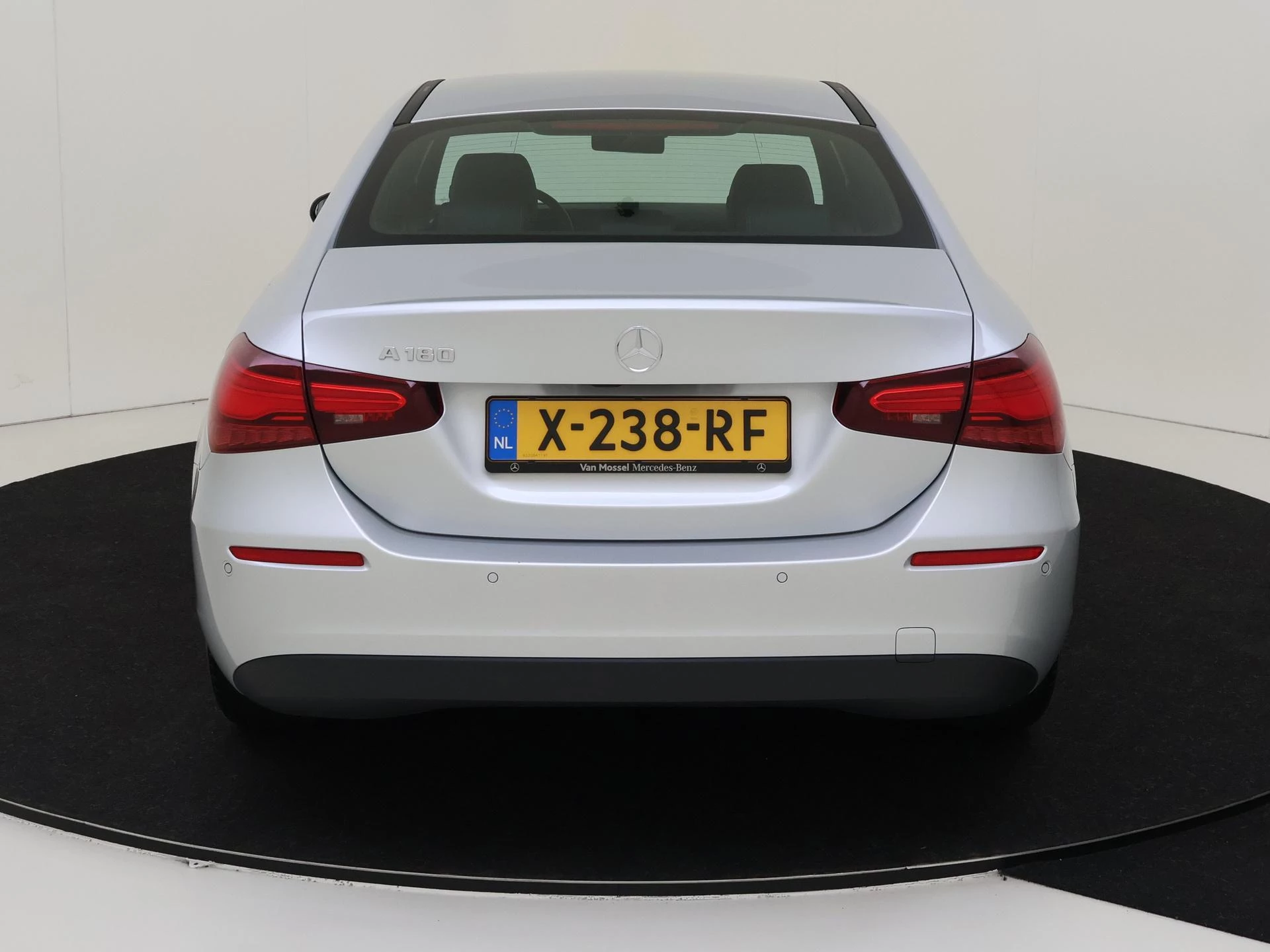 Mercedes-Benz-A-Klasse-image-3