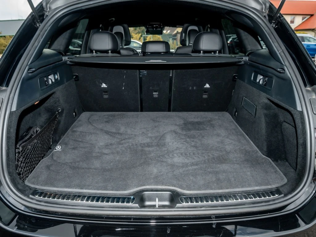 Mercedes-Benz-GLC 300 d-image-15