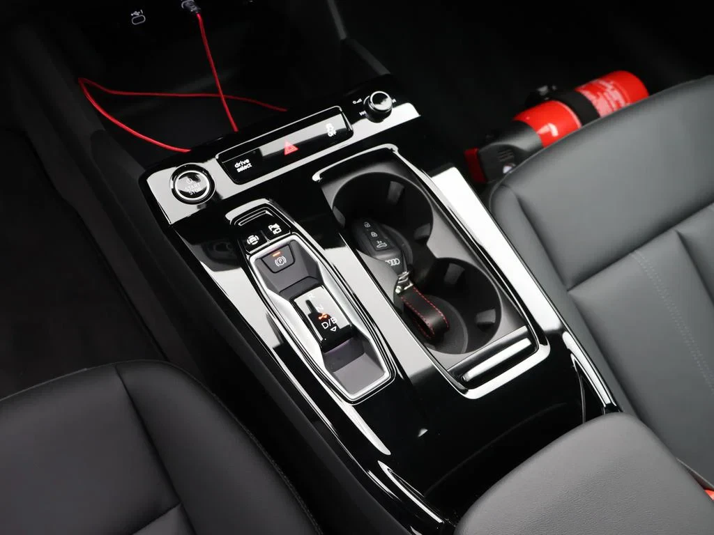Audi-A6 Sportback e-tron-image-15
