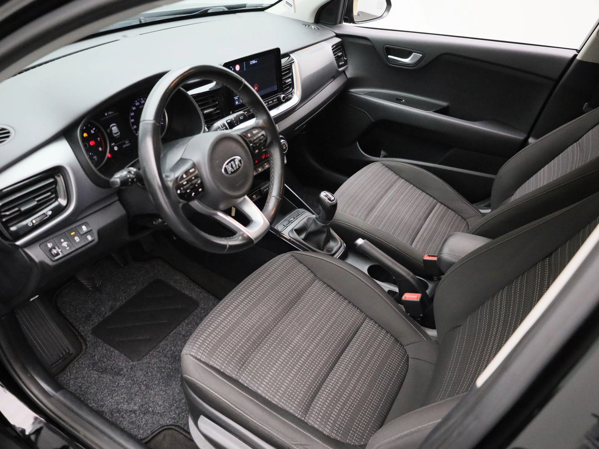 Kia-Stonic-image-14