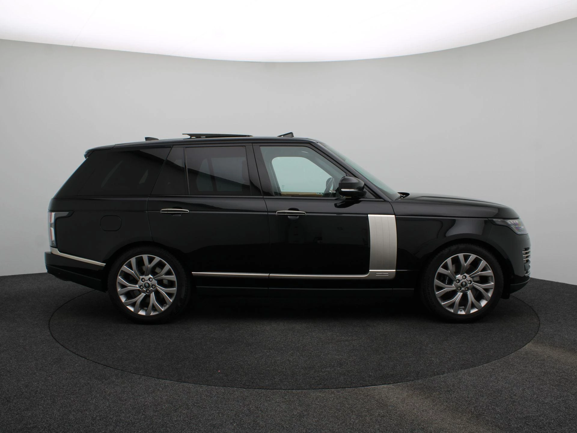 Land Rover Range Rover P400e Fifty