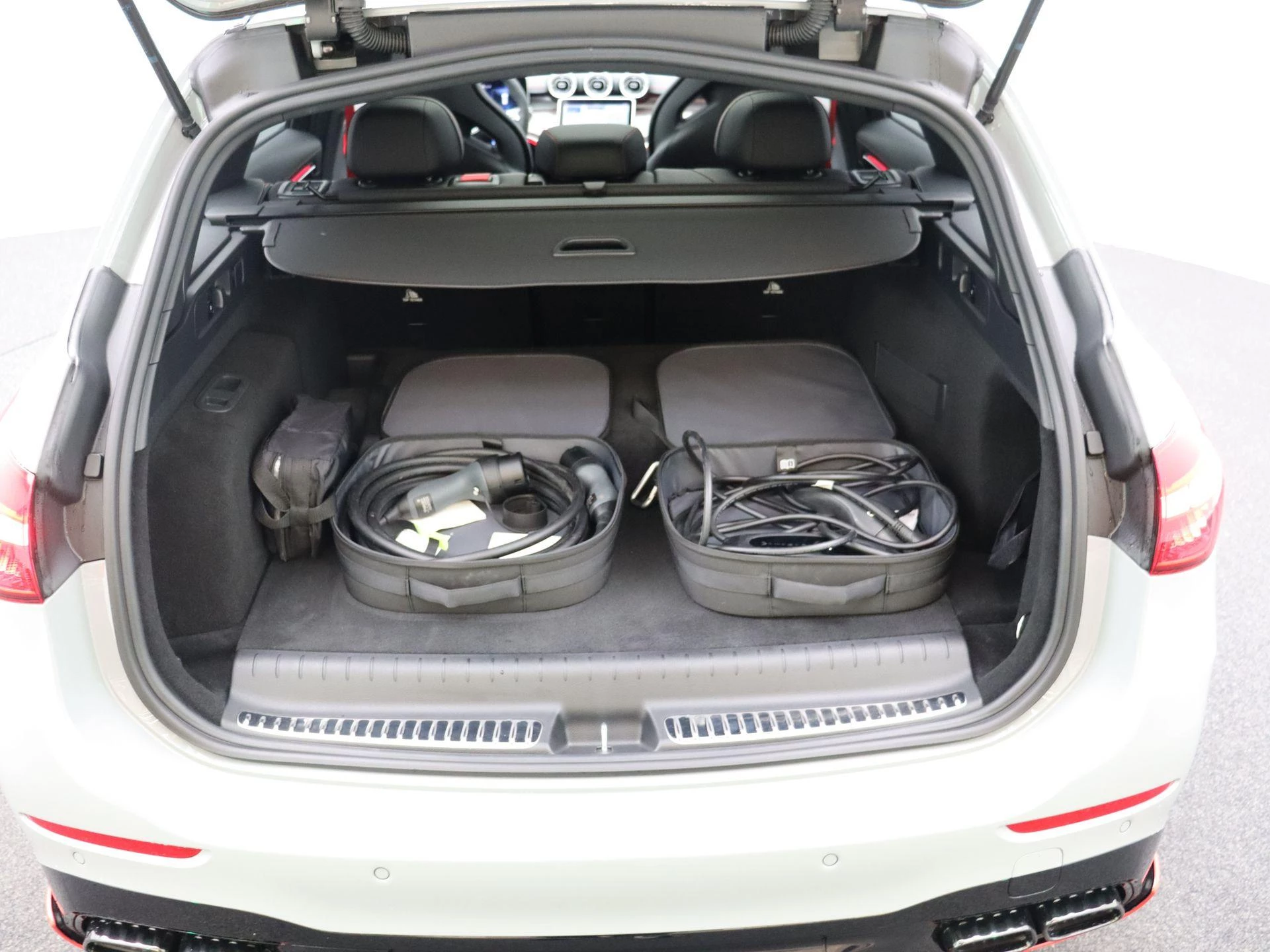 Mercedes-Benz-C-Klasse-image-22