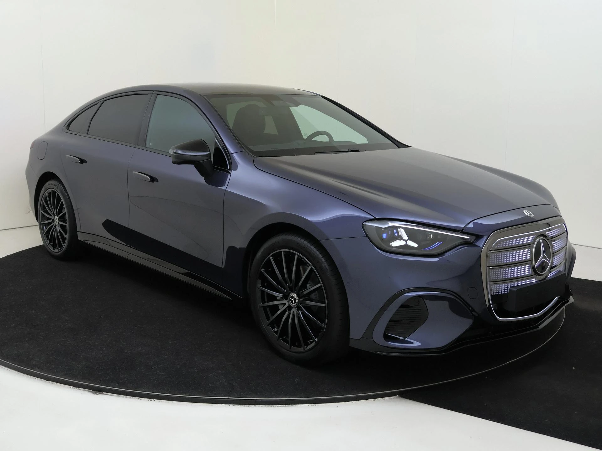 Mercedes-Benz-C-Klasse-image-1