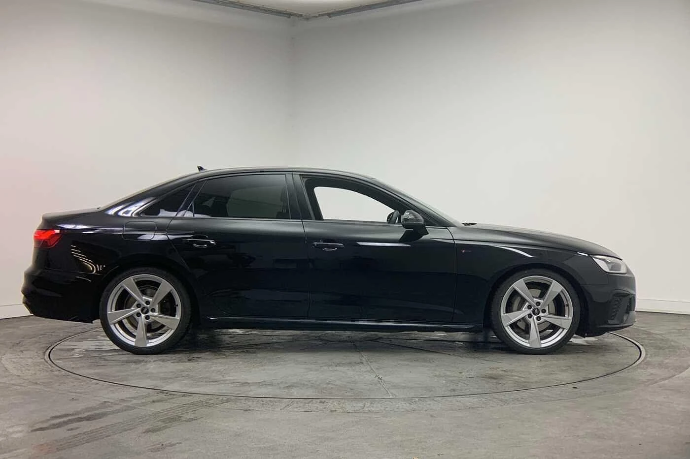 Audi-A4-image-3