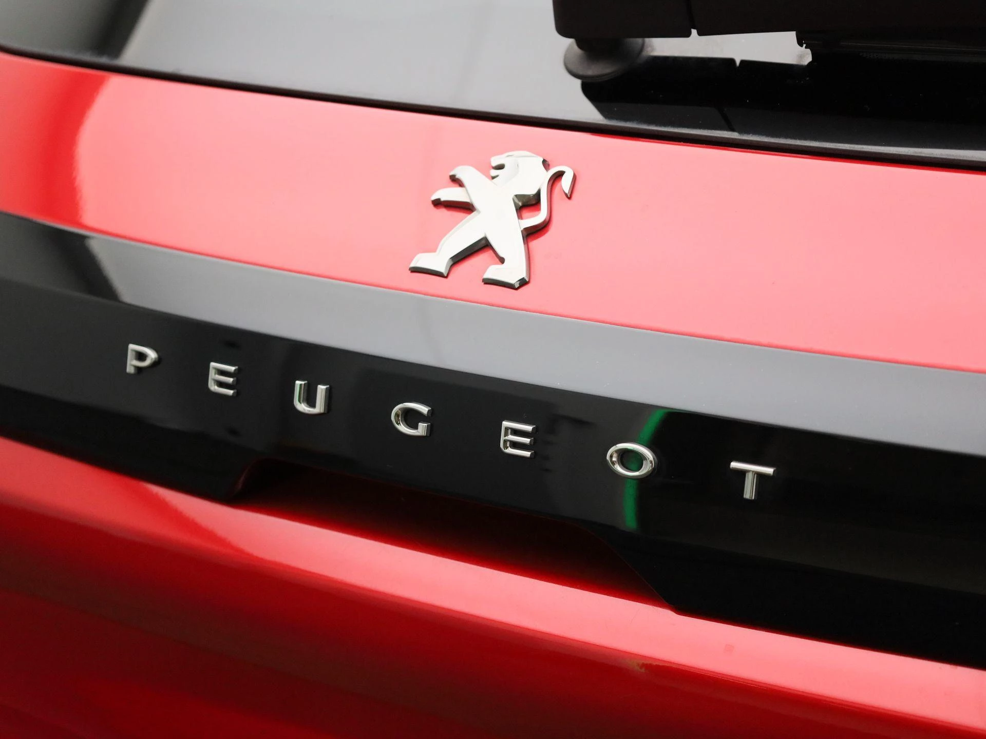Peugeot-e-208-image-40