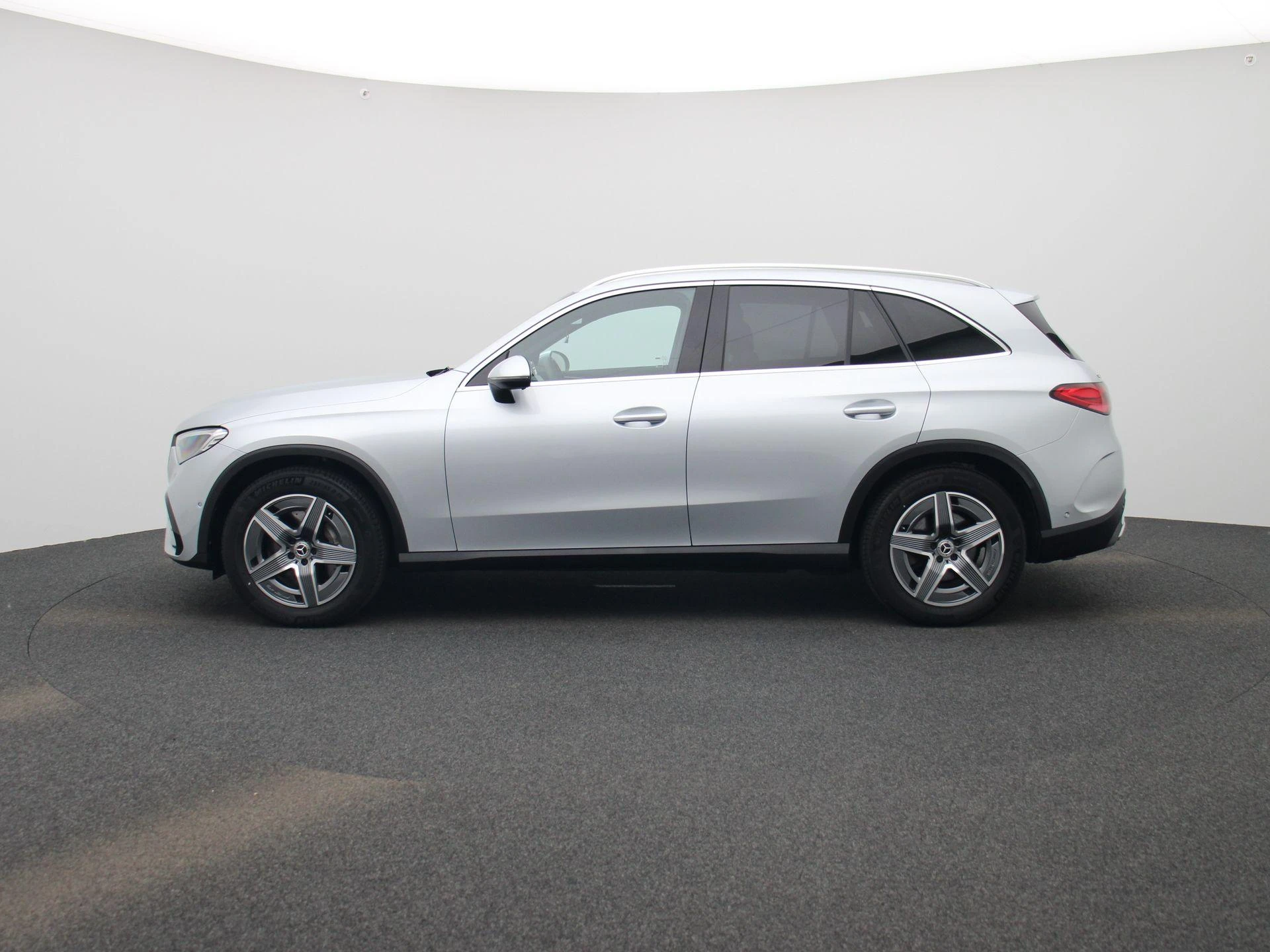 Mercedes-Benz-GLC-image-3