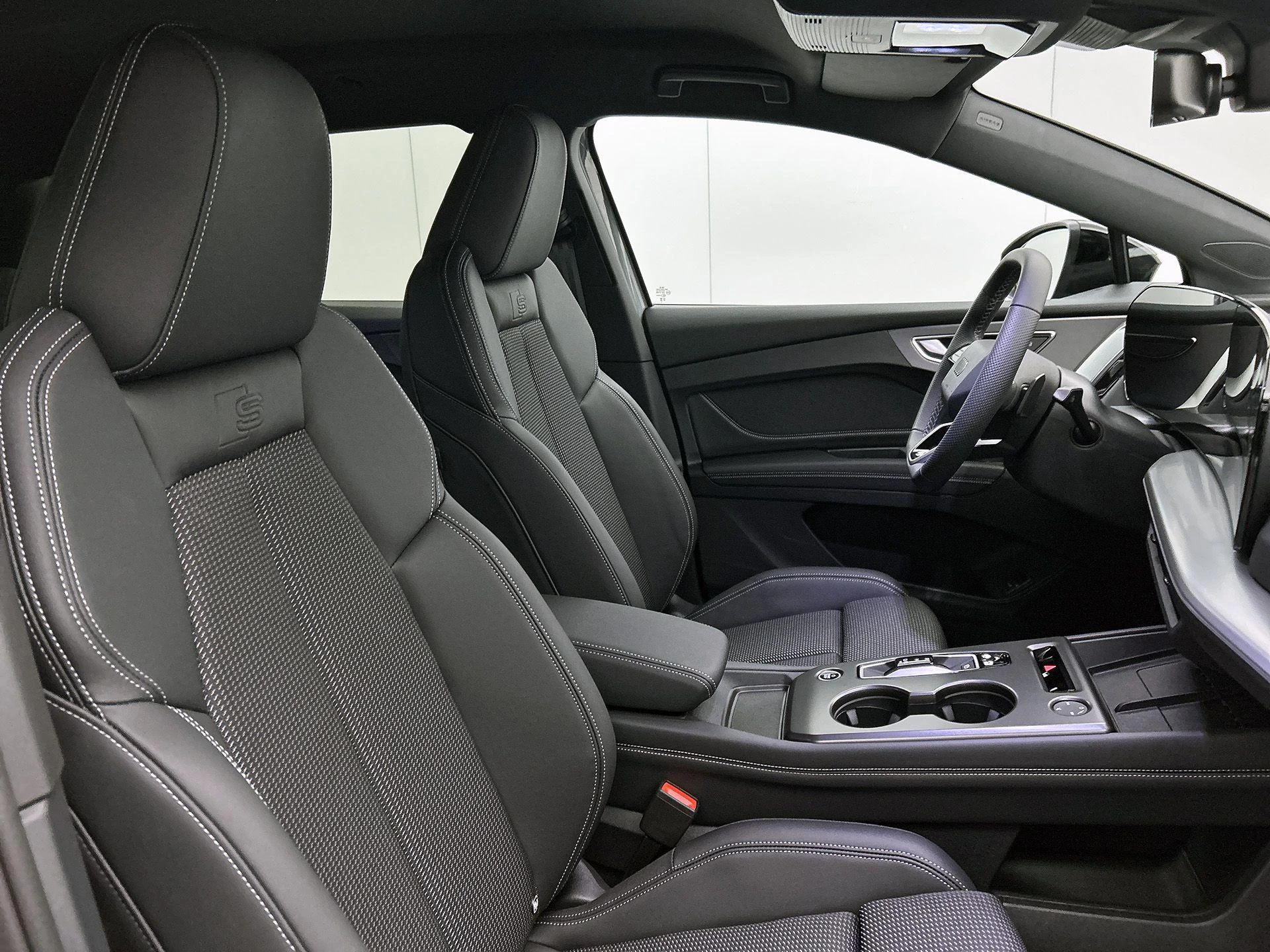 Audi-Q4 e-tron-image-35