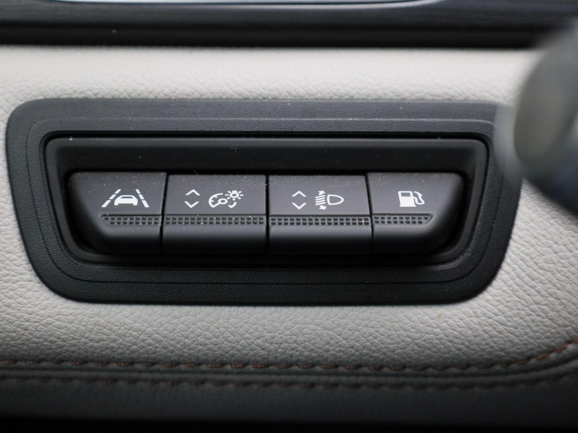 Renault Captur 1.6 E-Tech Plug-in Hybrid Initiale Paris 160PK
