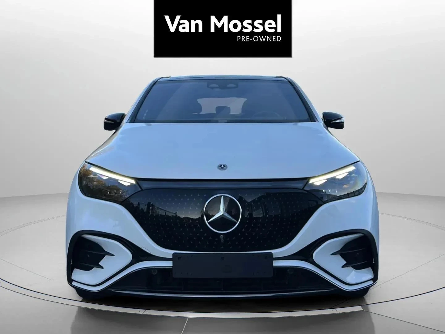 Mercedes-Benz-EQE-image-1