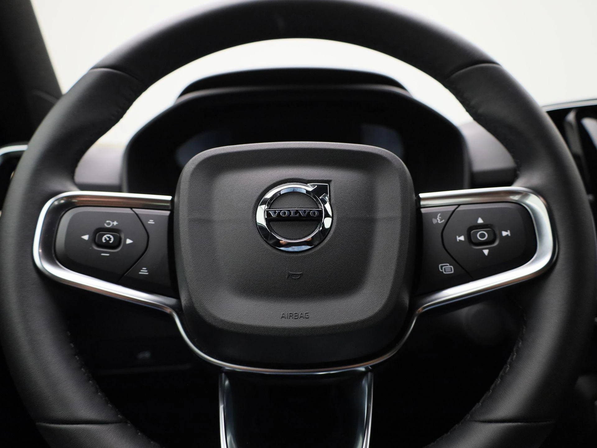 Volvo-XC40-image-26