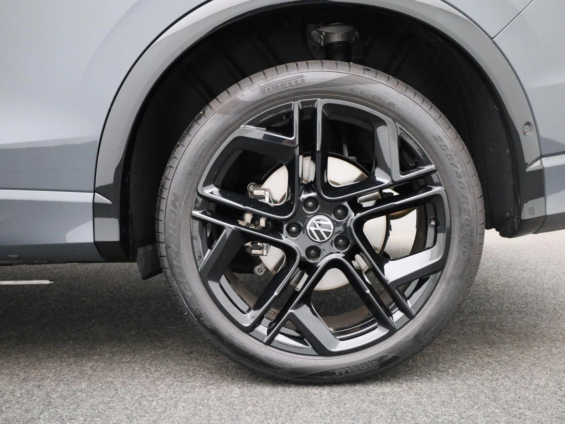 Volkswagen-Tiguan-image-12