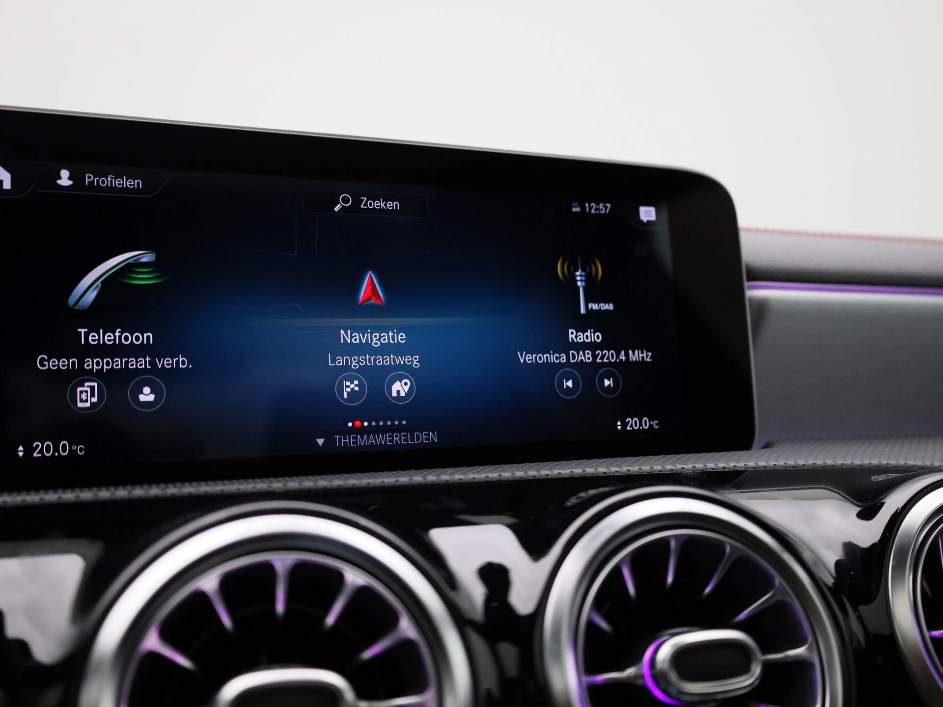 Mercedes-Benz-CLA-image-15