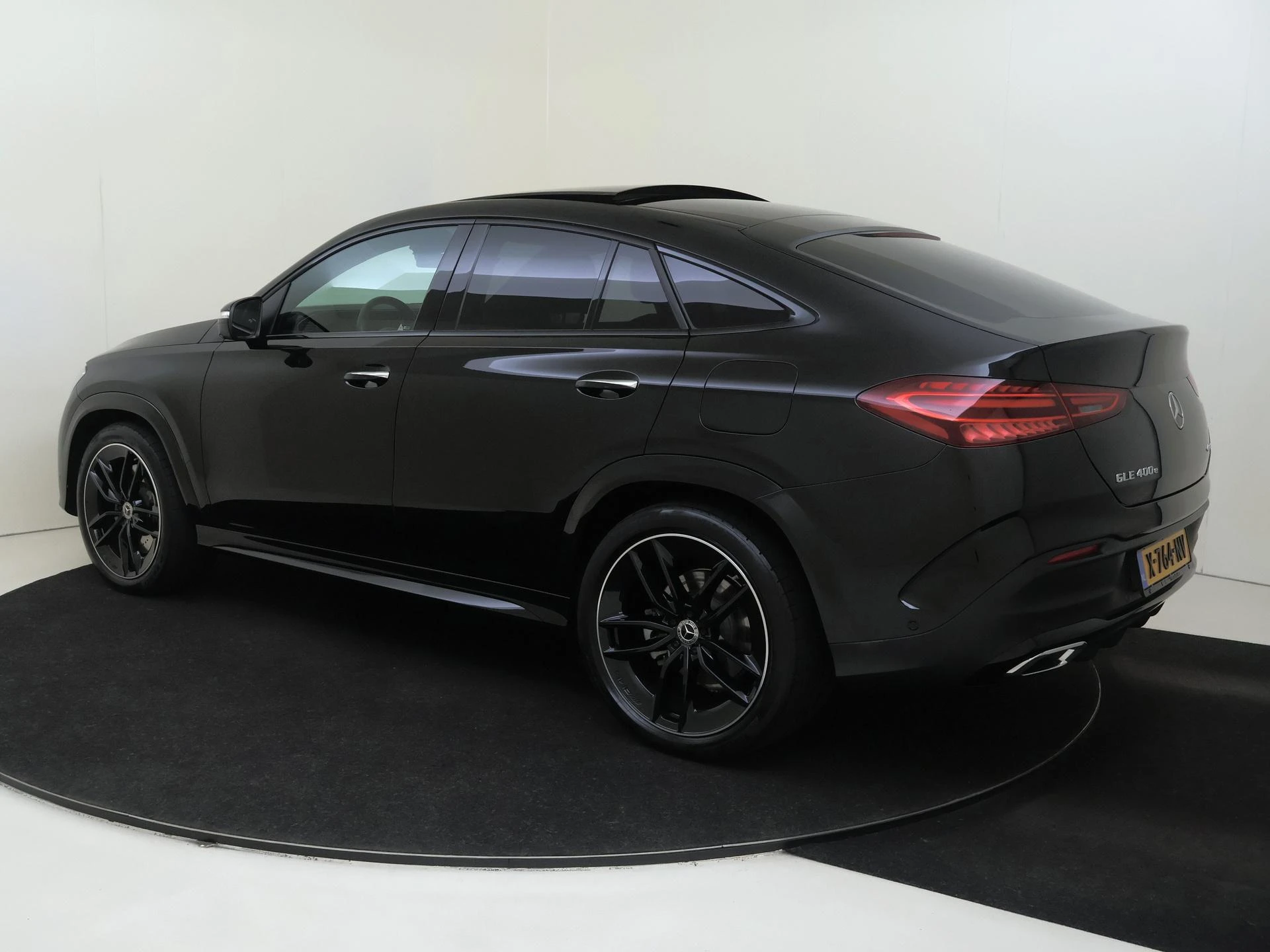 Mercedes-Benz-GLE-image-3