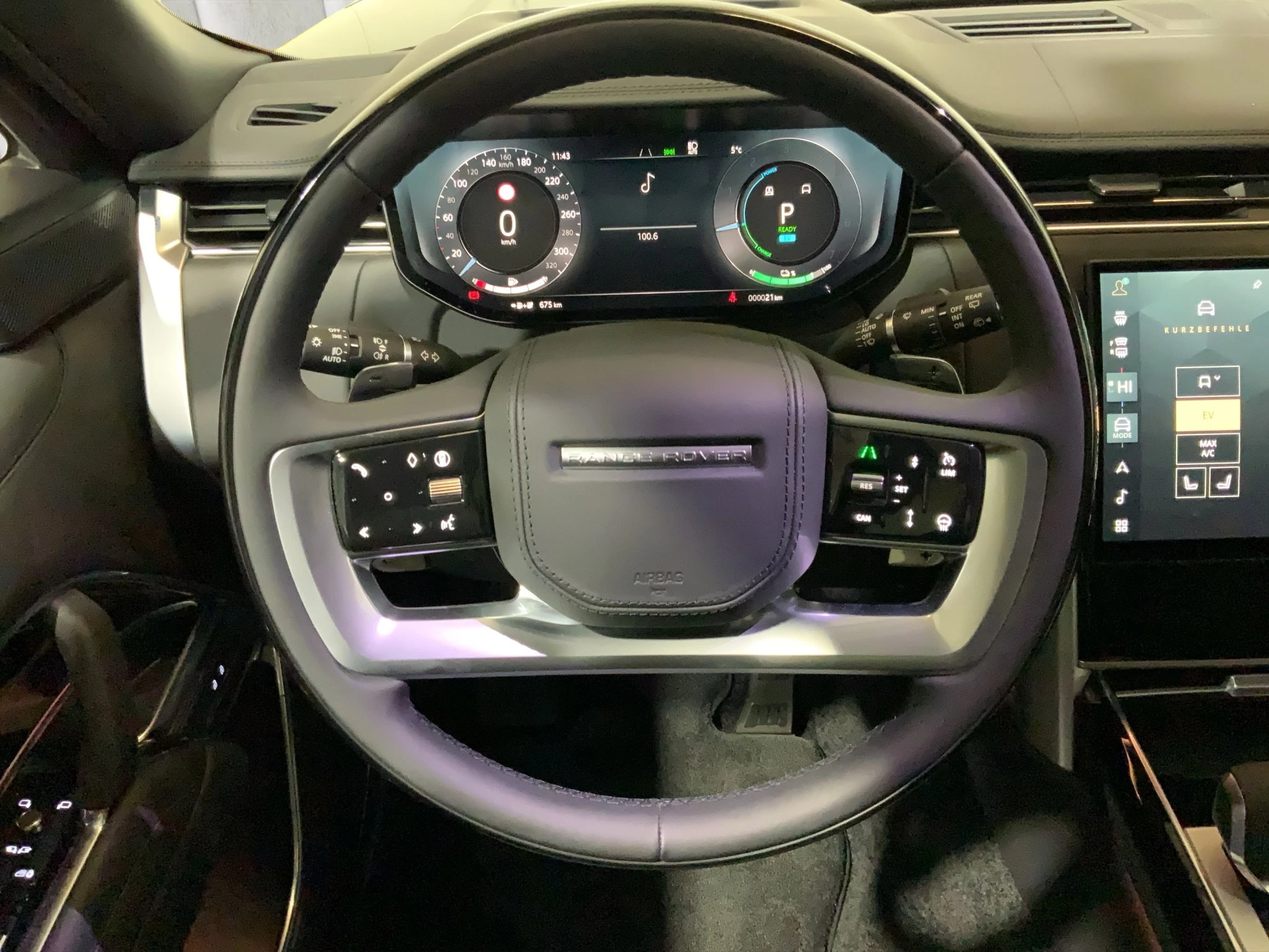 Land Rover-Range Rover-image-12