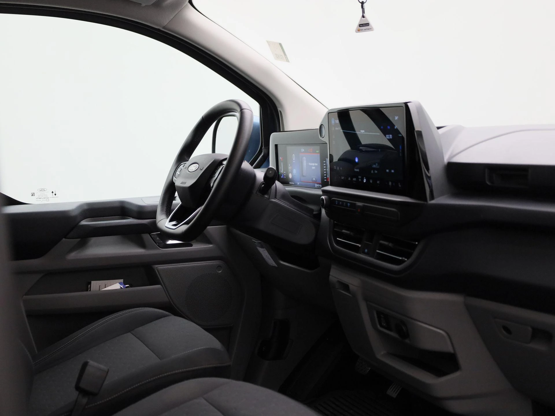 Ford-Transit Custom-image-33