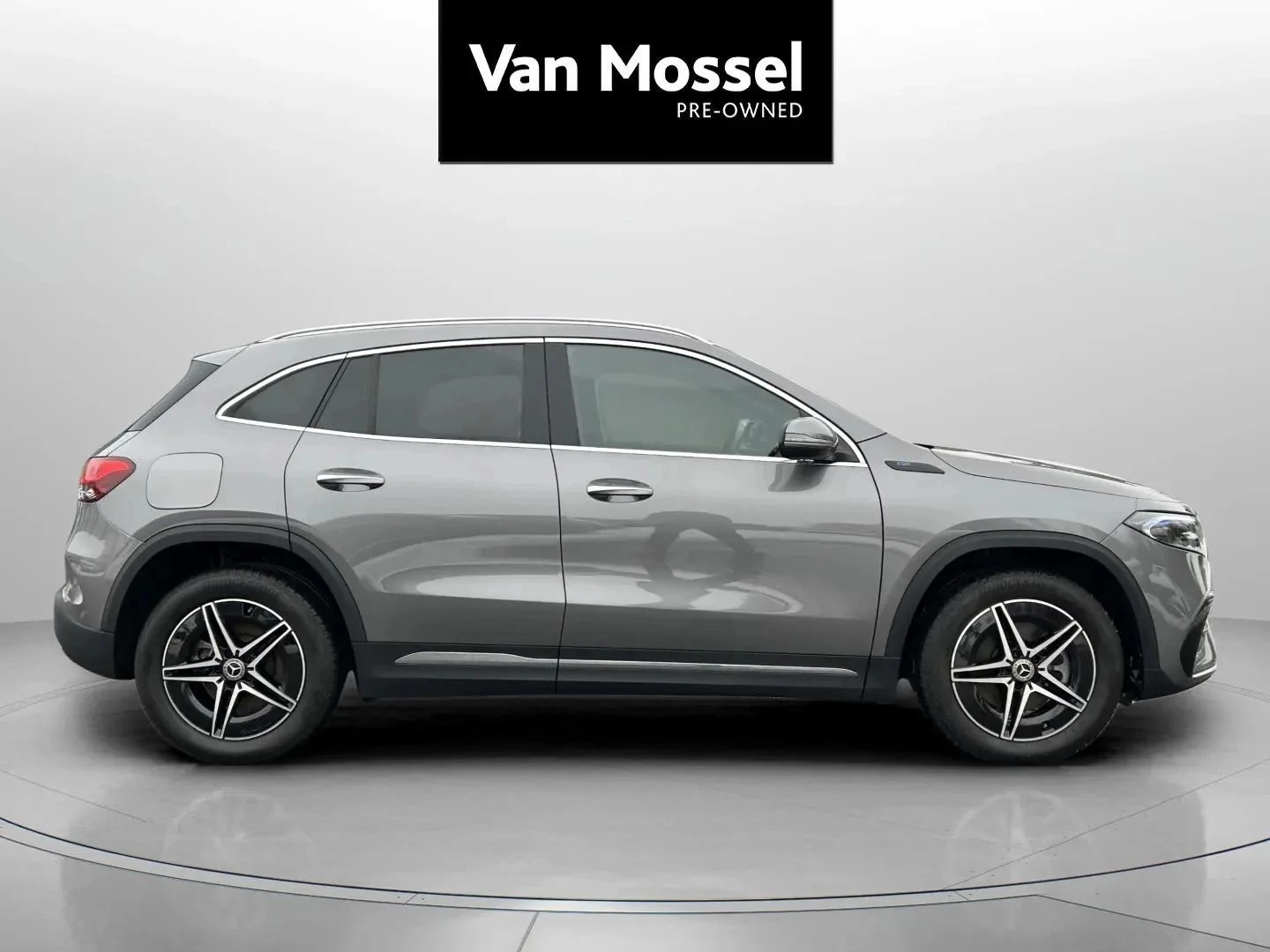 Mercedes-Benz-EQA-image-3