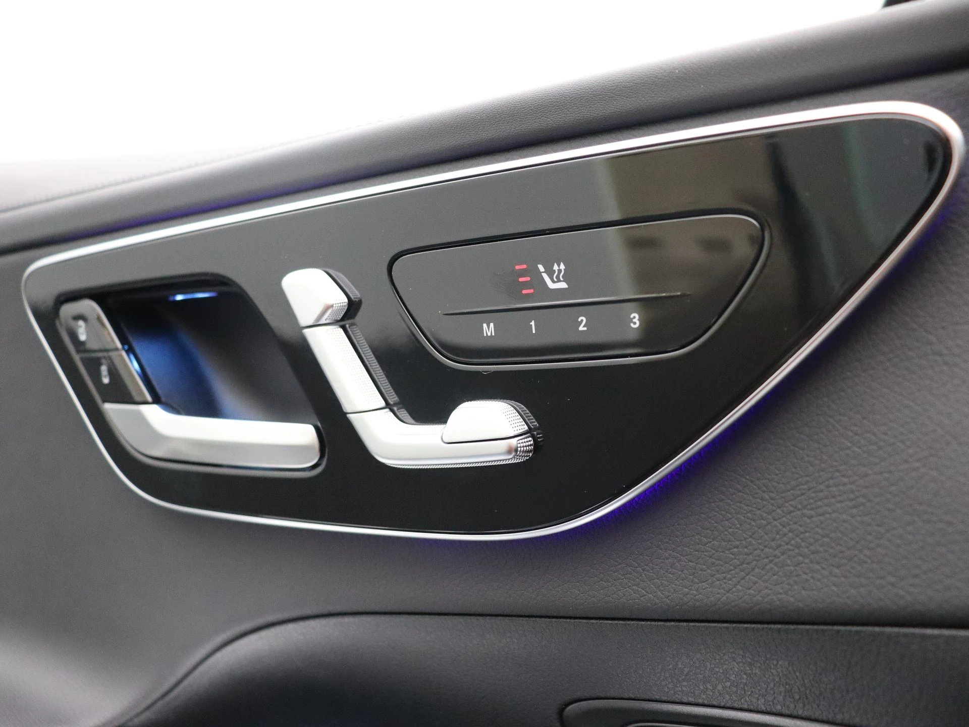 Mercedes-Benz-C-Klasse-image-10