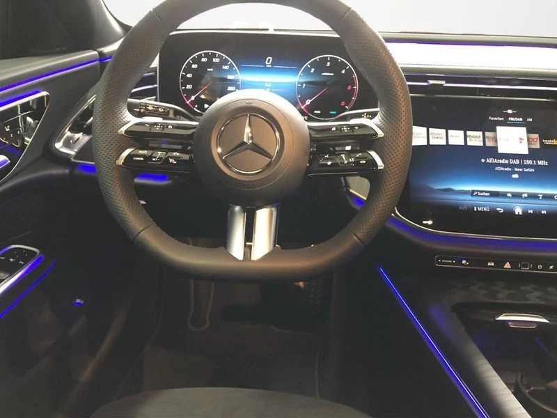Mercedes-Benz E-Klasse 200 d T AMG NIGHT PANO AHK DISTRO 360° MEMORY AMG Line