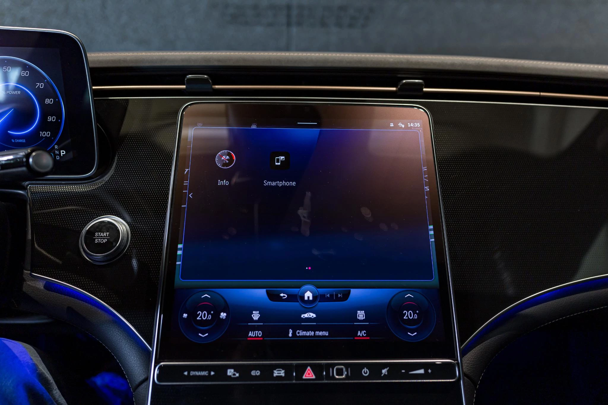 Mercedes-Benz-EQE-image-27