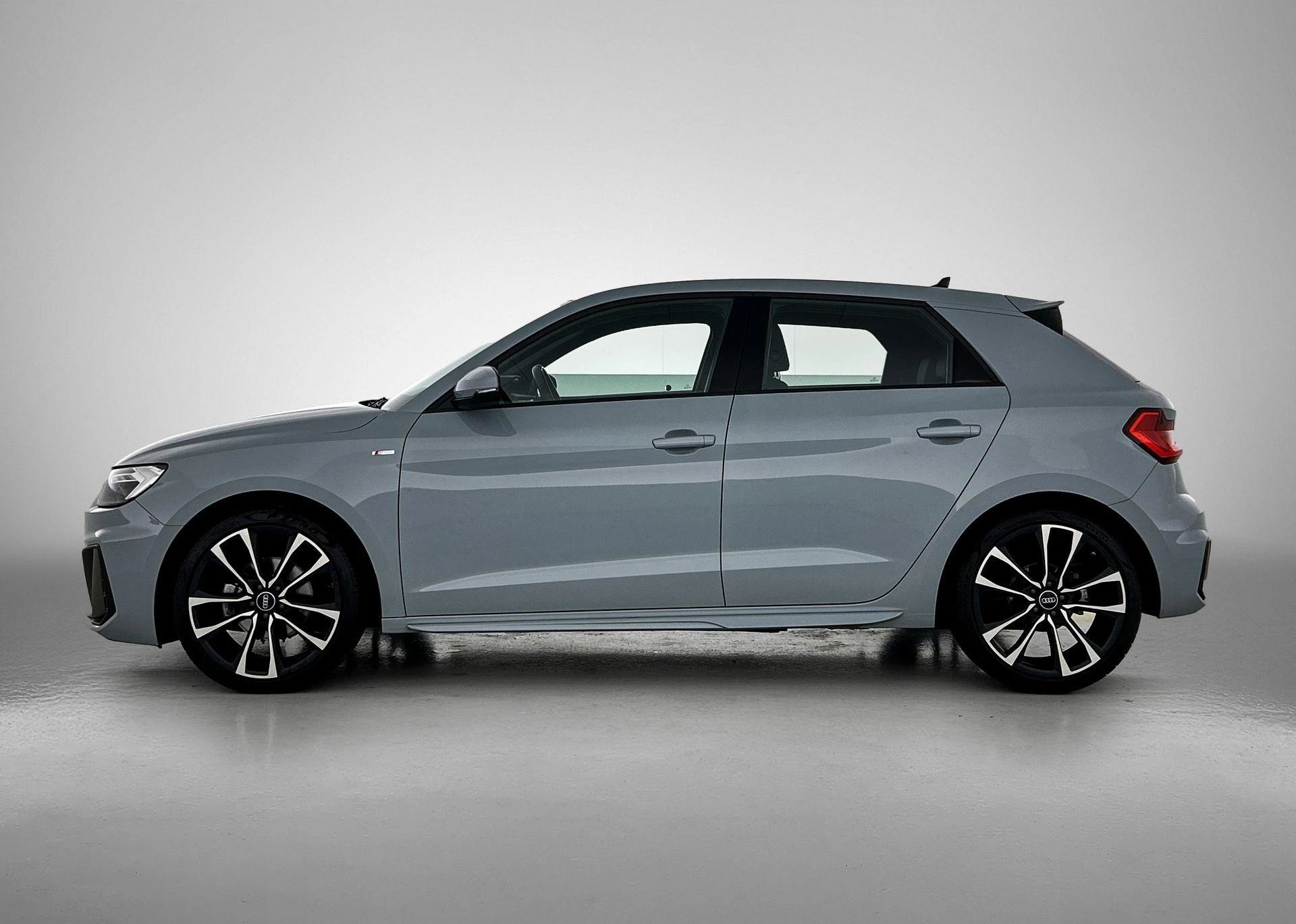 Audi-A1 Sportback-image-2