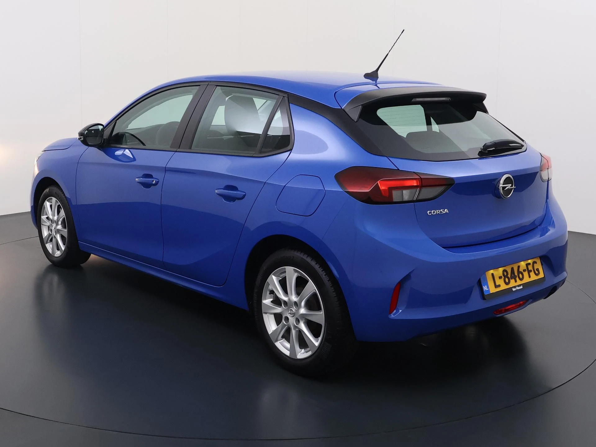 Opel-Corsa-image-2