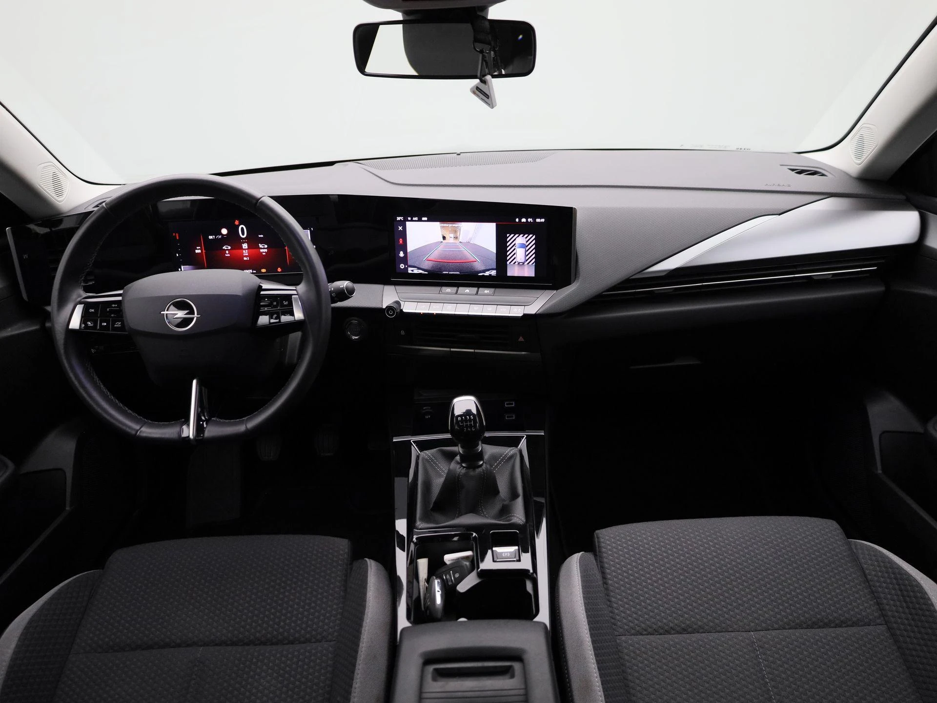 Opel-Astra-image-34