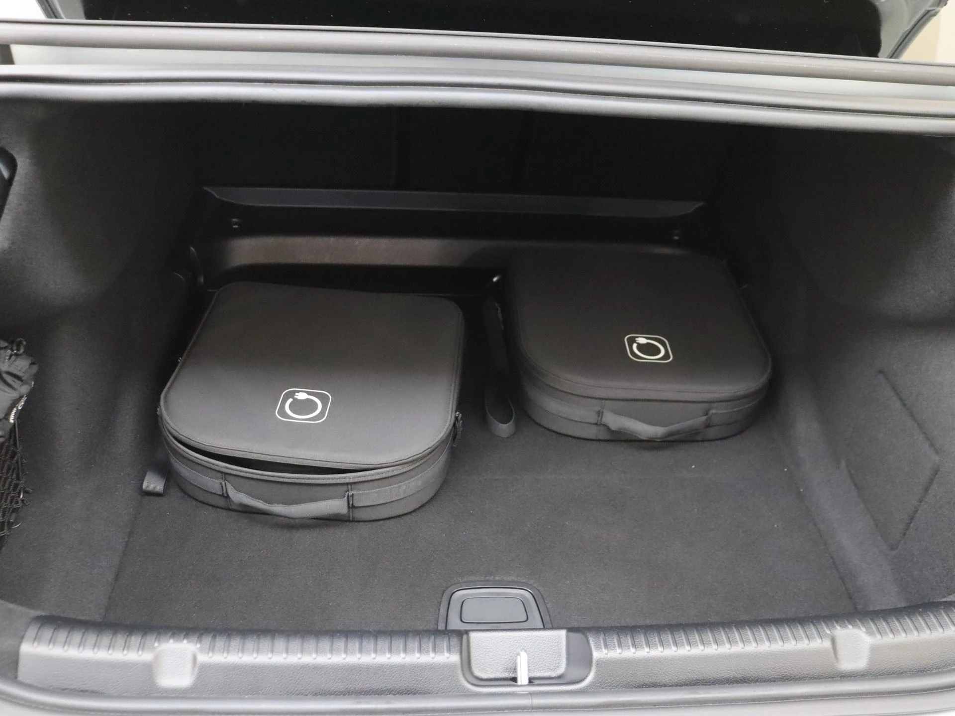 Mercedes-Benz-EQE-image-30