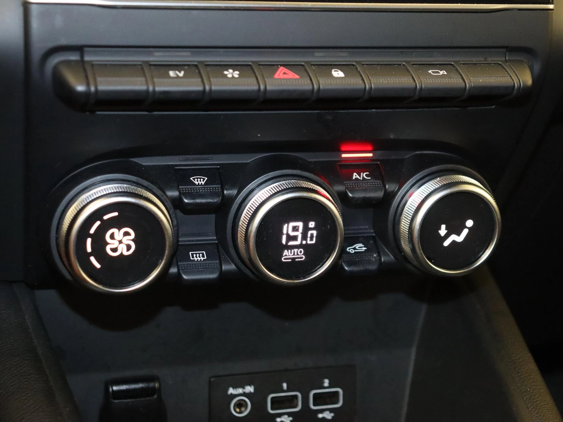 Renault-Captur-image-17