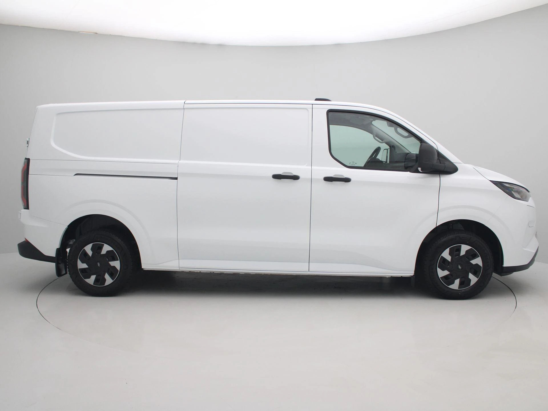 Ford-E-Transit Custom-image-5