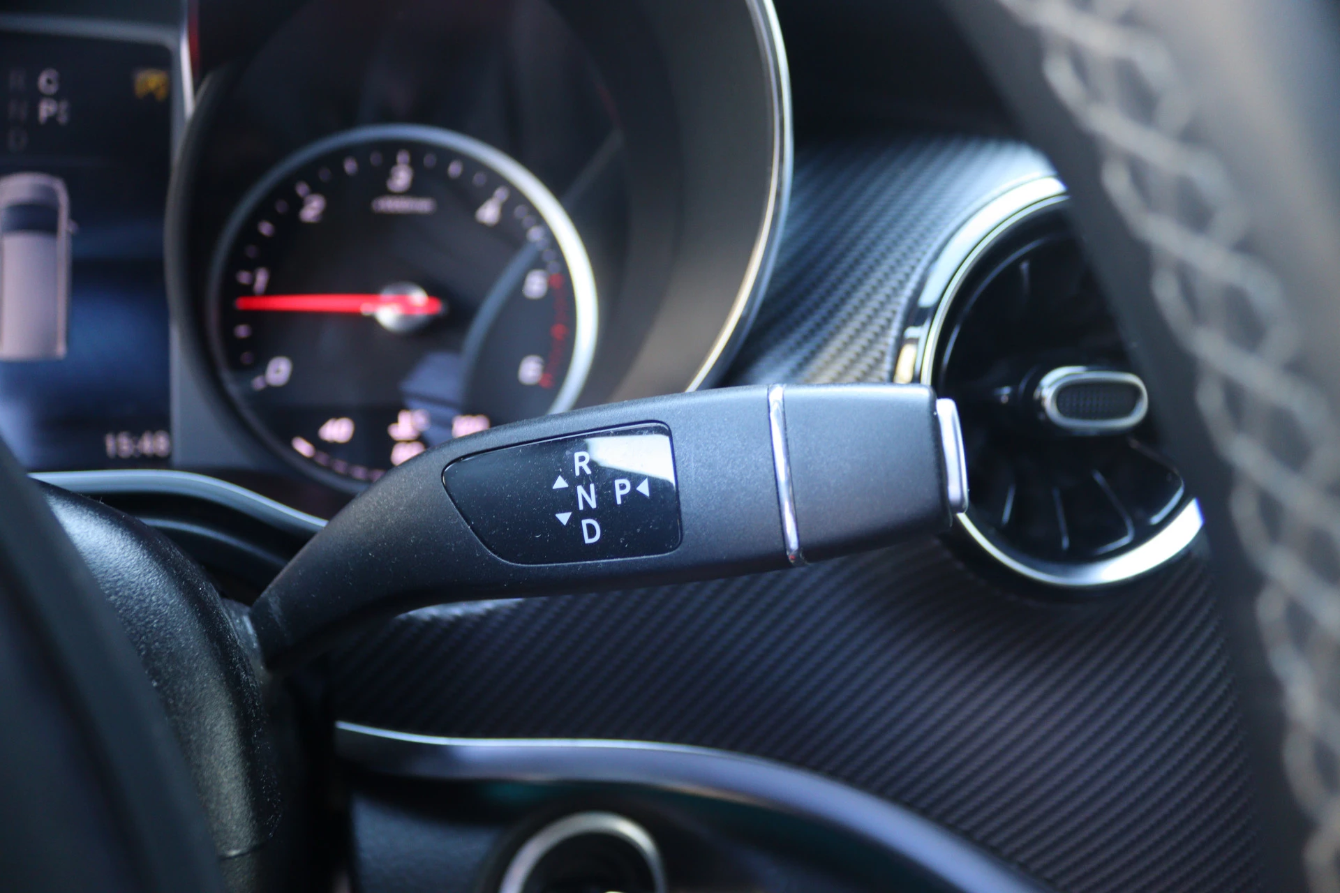 Mercedes-Benz-V-Klasse-image-11