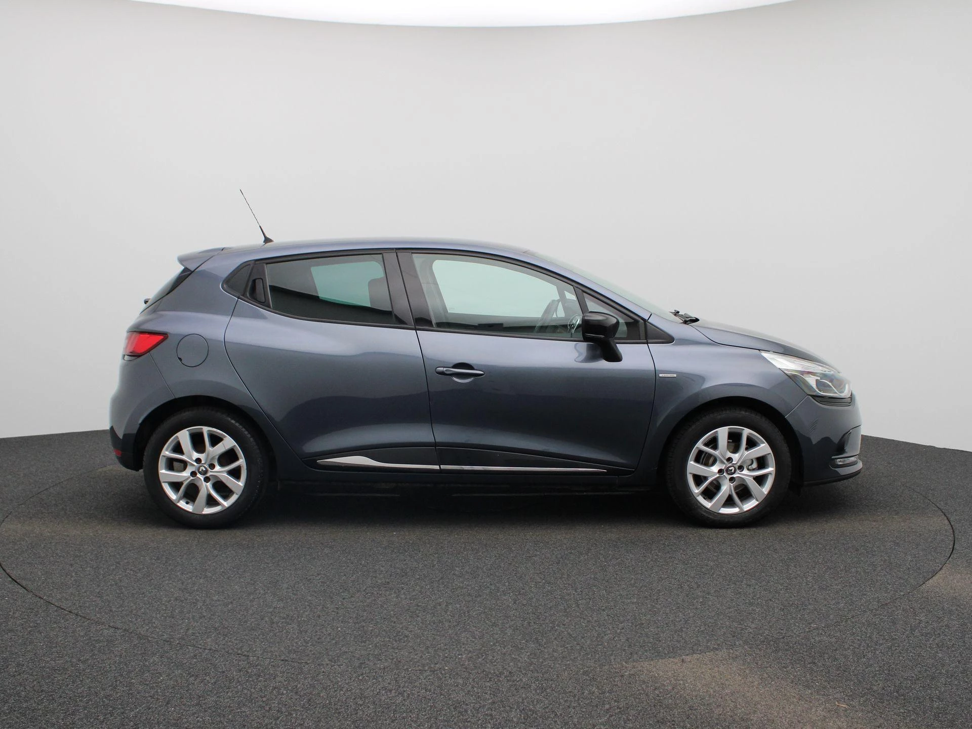 Renault-Clio-image-5