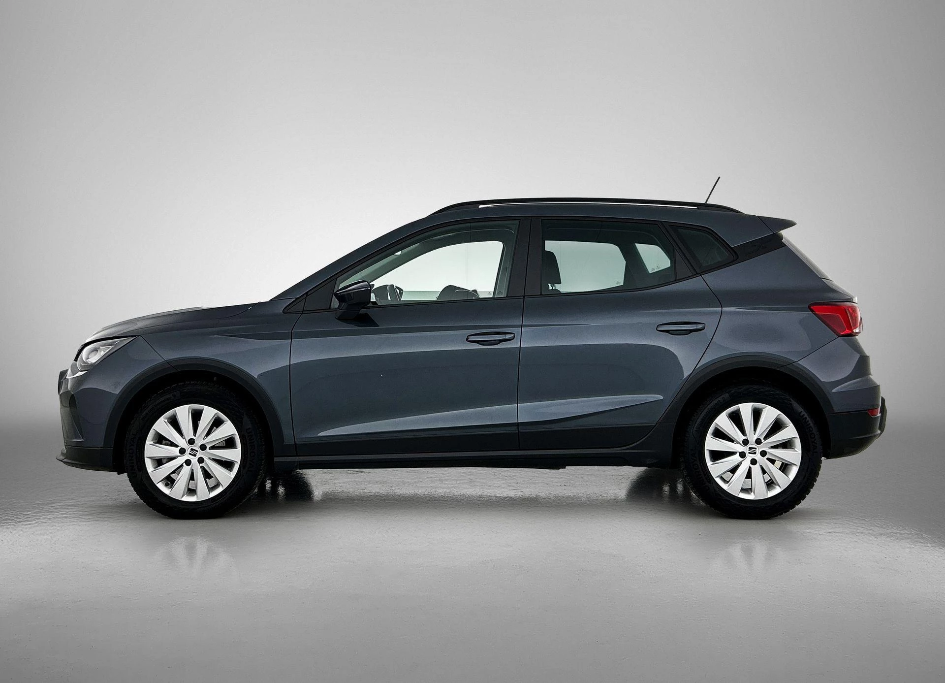 SEAT-Arona-image-1