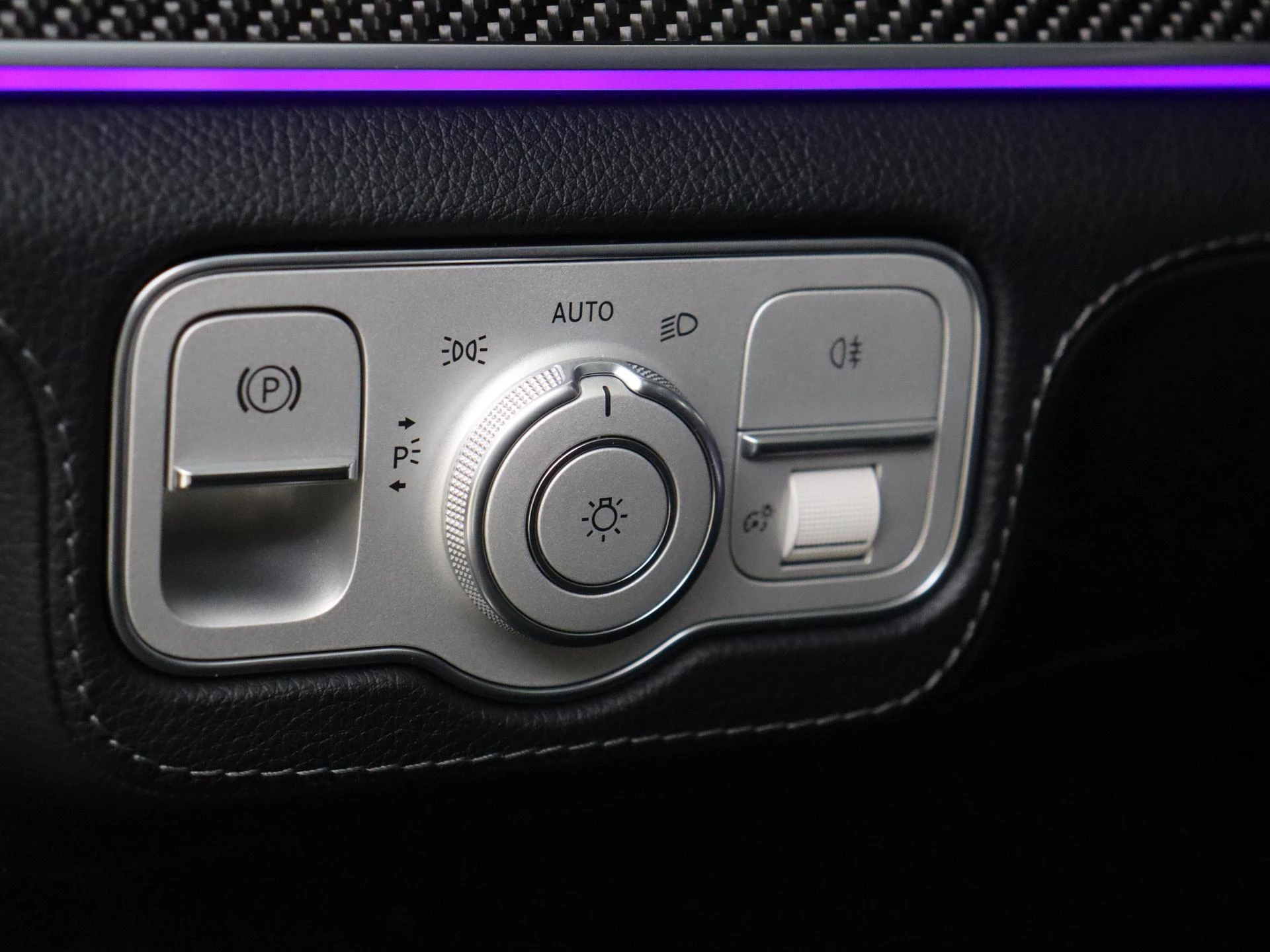 Mercedes-Benz-GLE-image-33