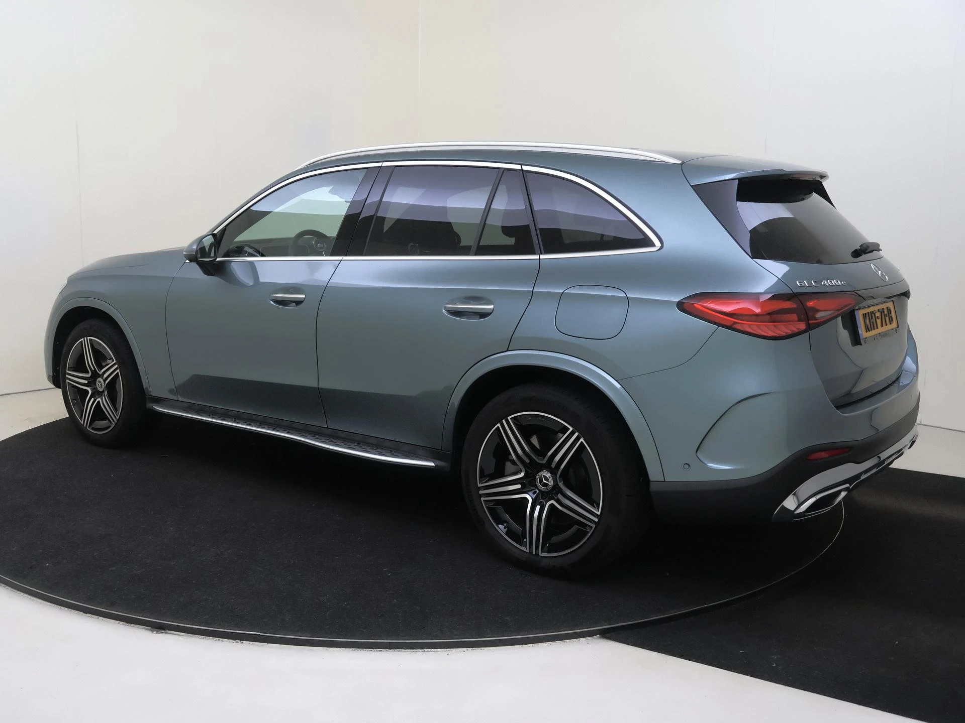 Mercedes-Benz-GLC-image-2