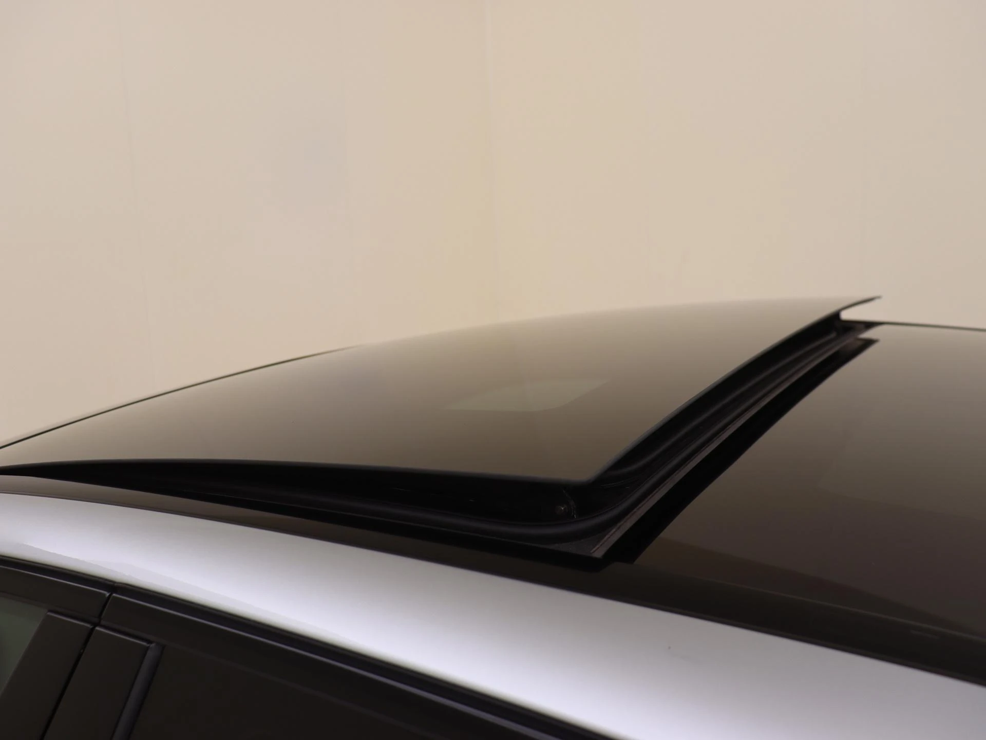 Mercedes-Benz-C-Klasse-image-28