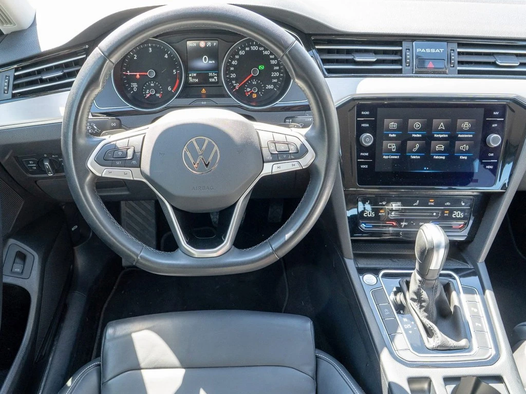 Volkswagen-Passat-image-8