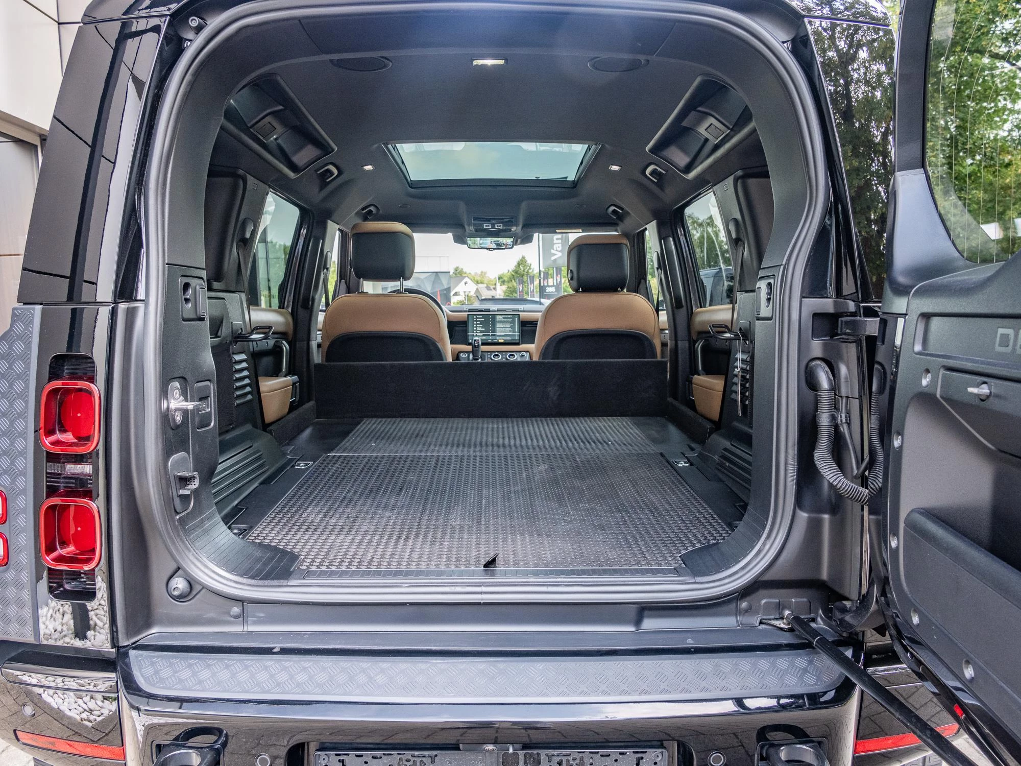 Land Rover Defender 110 D300 X-Dynamic HSE