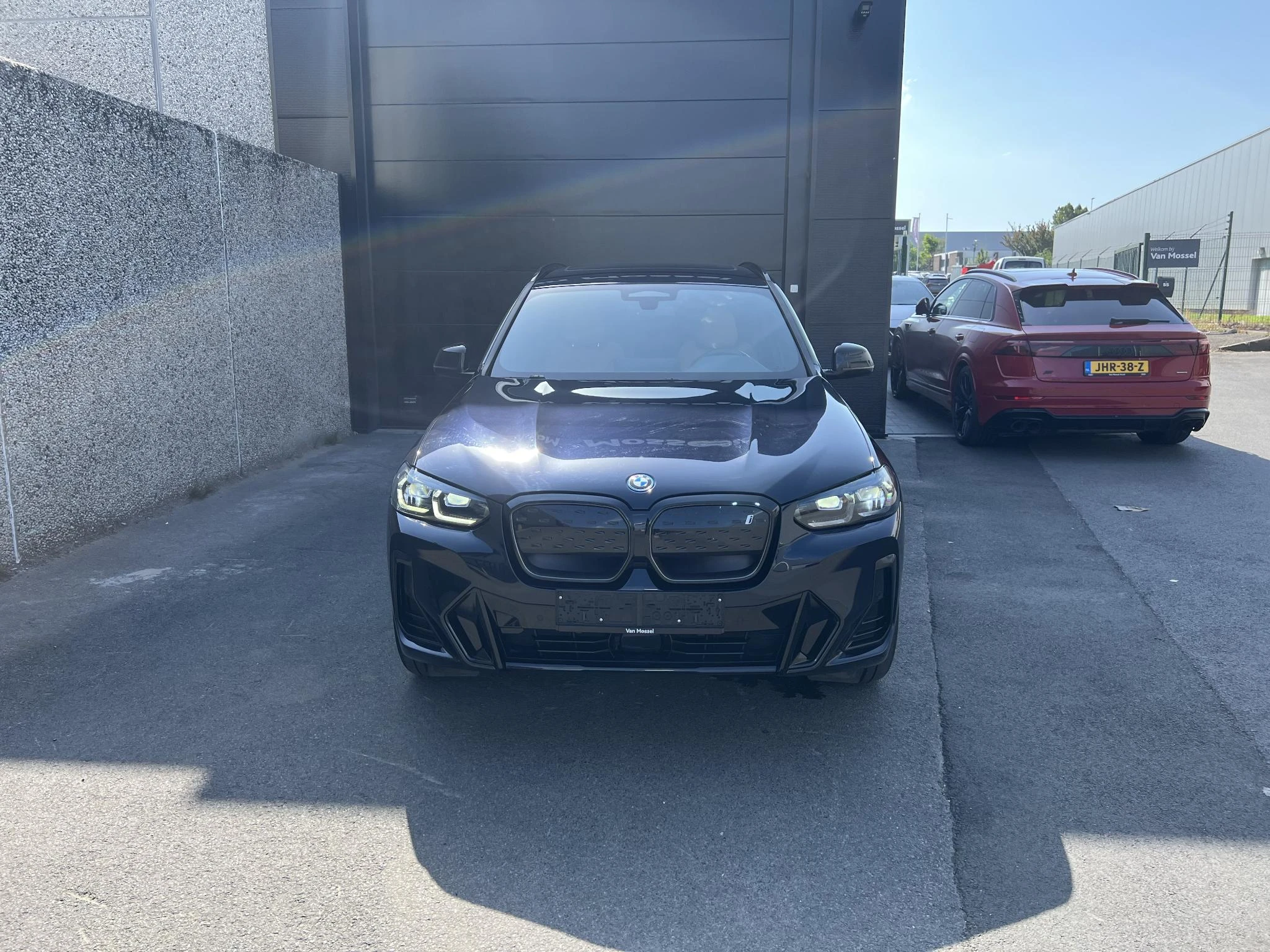 BMW-iX3-image-1
