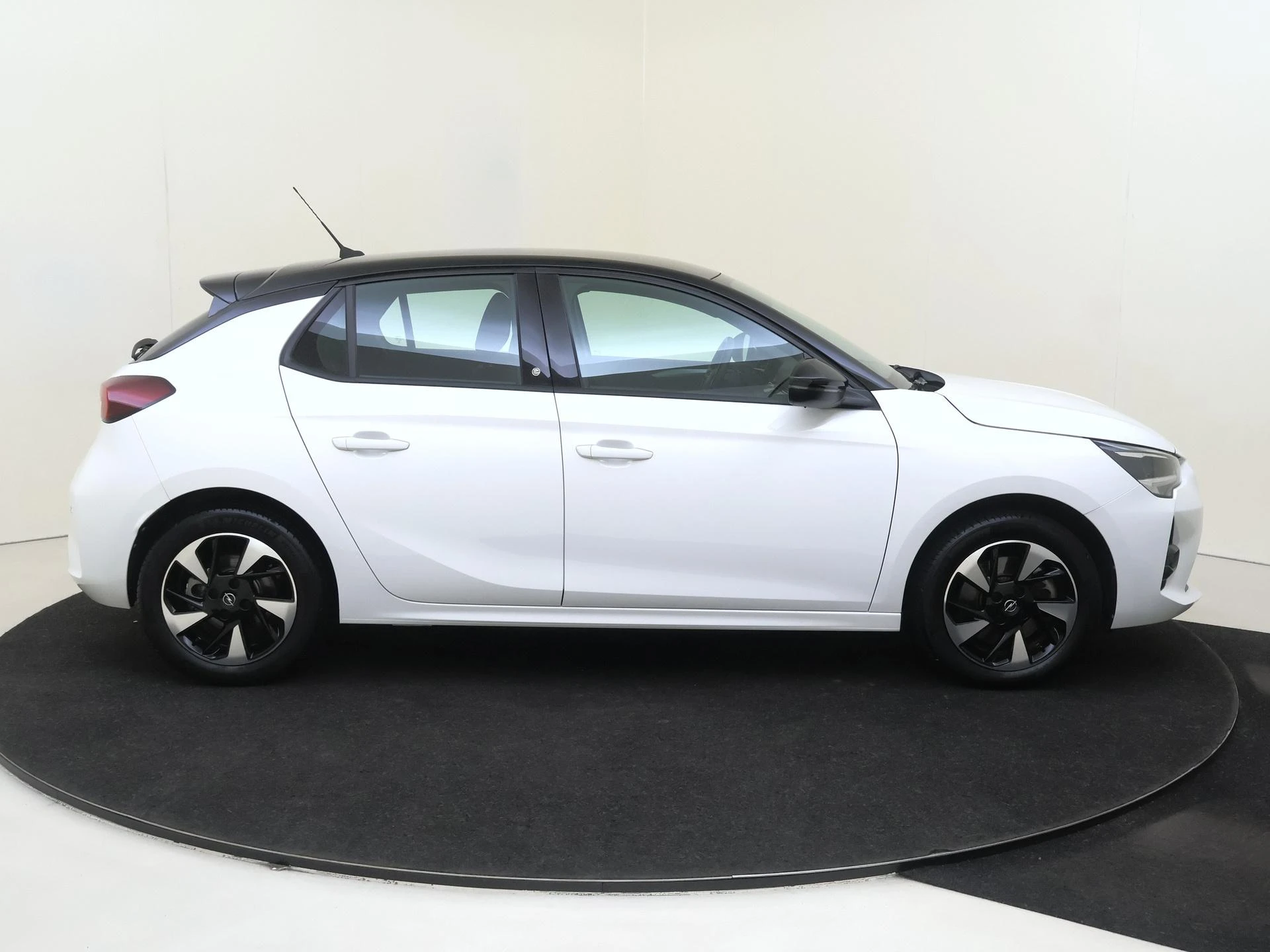 Opel-Corsa-e-image-8