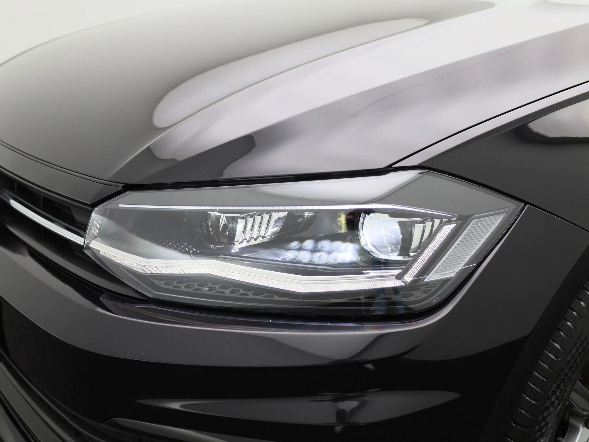 Volkswagen-Polo-image-13
